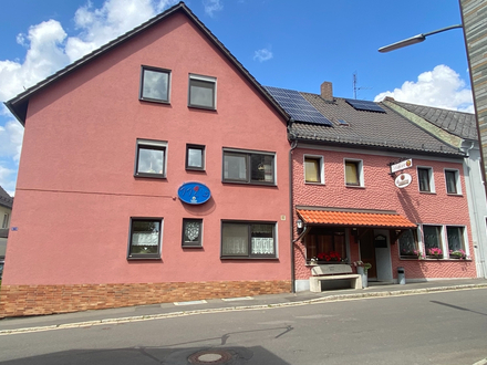 Alteingesessener Gasthof mit Mehrfamilienhaus in schöner Lage zwischen Erbendorf und Weiden