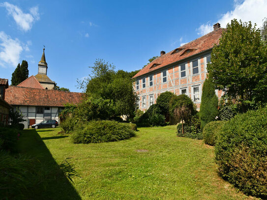 Liebevoll sanierter Vierseitenhof -ehemalige Pfarrei- in Ohrsleben!