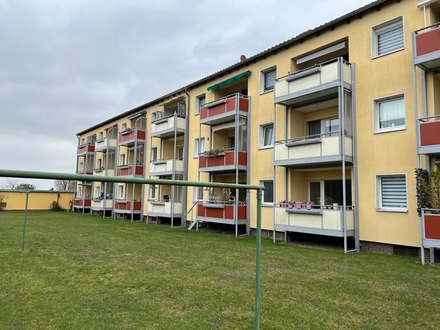 Kleine Eigentumswohnung mit 2 Zimmer, Balkon und Garage im Norden von Braunschweig