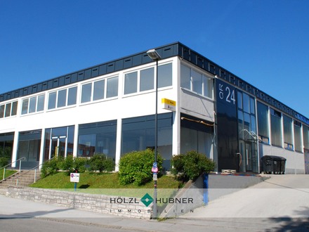 Schöne und helle Büroetage in zentraler Lage