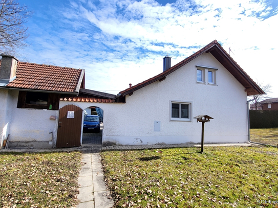 Gelegenheit! Gepflegtes Altbau-Einfamilienhaus mit großz. Grundstück/Nebengebäuden/Stallungen