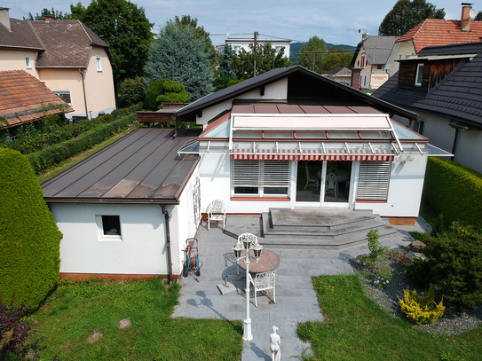 Gepflegter Bungalow mit Gartenoase und eigenem Teich (2385)