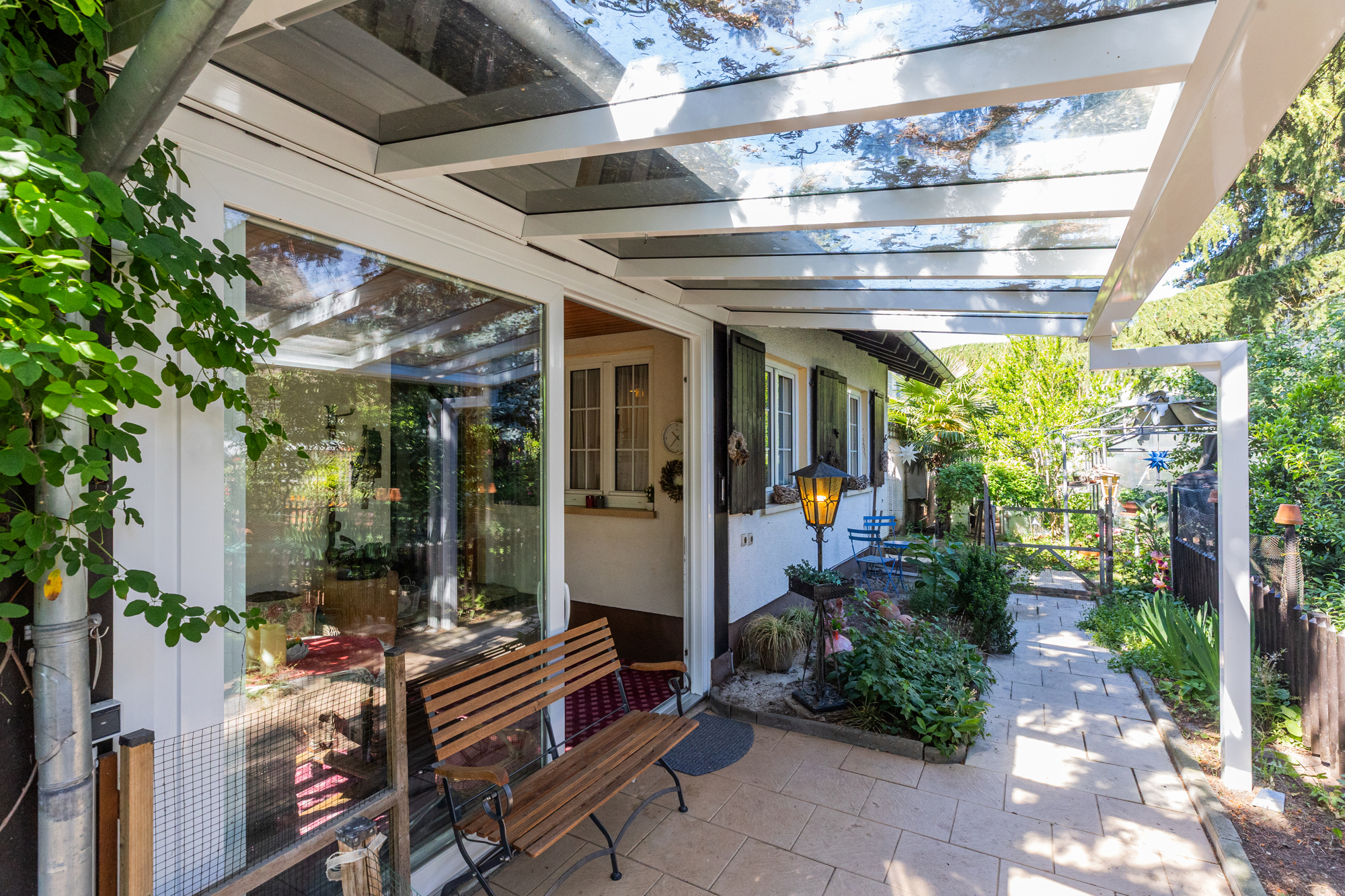 Haus im Bungalow-Stil auf großem Grundstück mit traumhaftem Garten, altem Baumbestand und Pool – 55246 Mainz-Kostheim, 55246 Mainz-Kostheim – Vorschaubild 8
