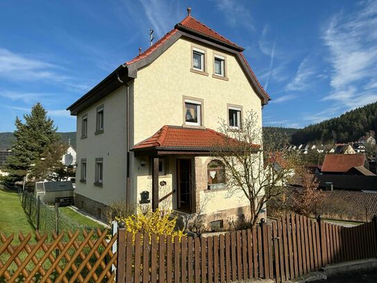 Charmantes Einfamilienhaus mit ausgebautem Dachgeschoss und idyllischem Garten