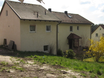 Wohnen in ruhiger und idyllischer Lage – Zweifamilienwohnhaus Nähe Flossenbürg