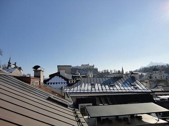 Einzigartig über den Dächern von Salzburg mitten in der Altstadt! 3 Zimmer Loft mit Dachterrasse!