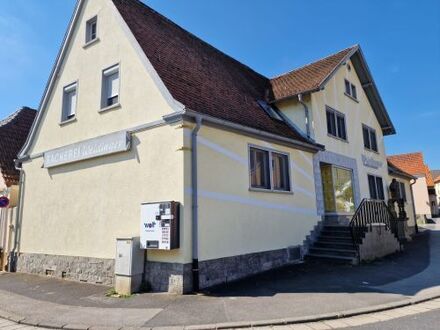 Großzügiges Einfamilienhaus mit Einliegerwohnung in 97523 Schwanfeld bei Würzburg (ID 10311)