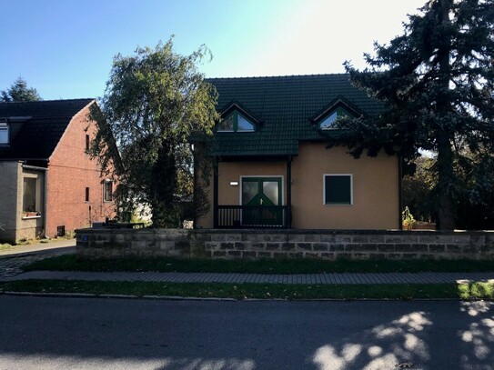 freistehendes, großzügig ausgebautes Einfamilienhaus, großes und grün angelegtes Gartengrundstück in ruhiger Wohnlandsc…