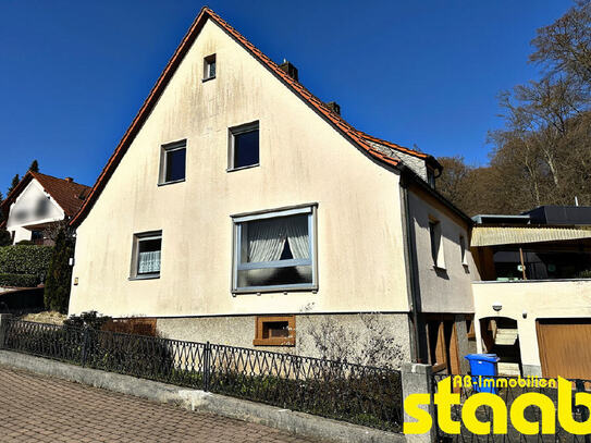 FREISTEHENDES 1-2 FAM.-HAUS MIT GARAGE, HOFRAUM & GARTEN