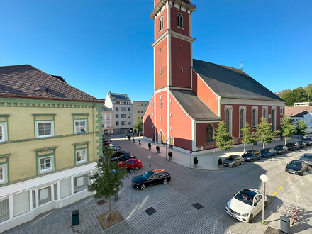 5-Zimmer Familienwohnung mit großer Sonnenterrasse mitten im Zentrum, auch WG geeignet!
