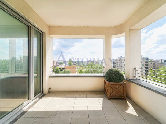 Helle 4-Zimmer-Wohnung mit Südbalkon und beeindruckendem Panoramablick über Berlin