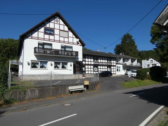 “Gemütliches Landhotel mit Restaurant“