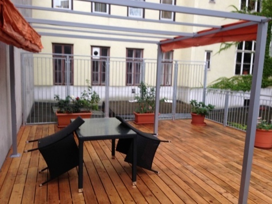 HAUS IM HAUS MIT TERRASSE MITTEN IN DER STADT!