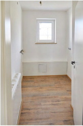 3 ZKB 92 m² 06/2023 n.VB 1.250,- 150,- Brunnen, Garage, 1. Etage, großer...
