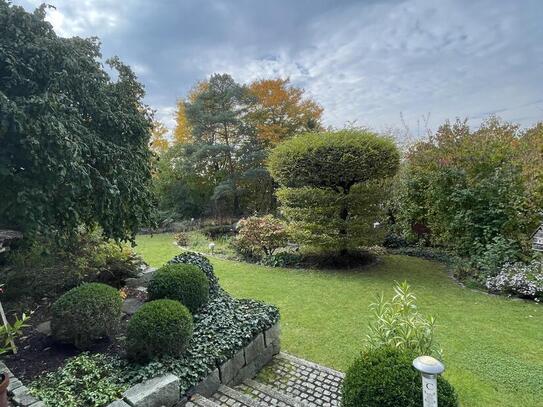 Stilvolles Wohnen in naturnaher Umgebung mit moderner Energieausstattung und traumhaften Garten