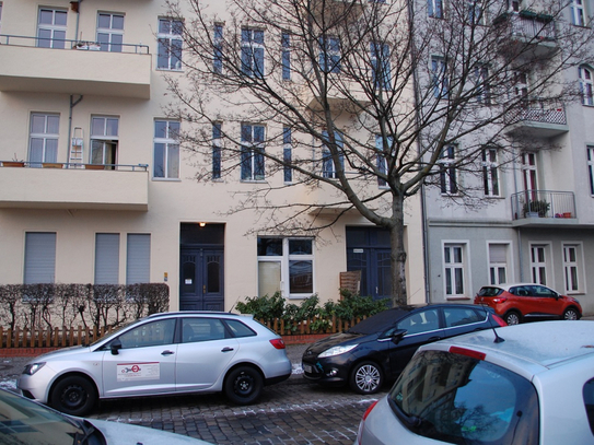 sanierte, helle 2 Zimmer-Wohnung, Süd-Balkon, Einbauküche, großer Kellerraum, bezugsfreie Übergabe