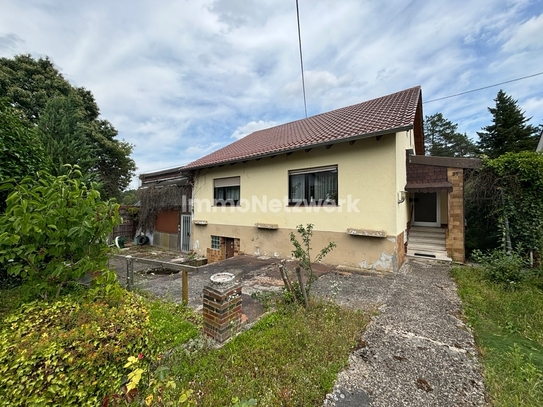 Freistehendes Einfamilienhaus in idyllischer Waldrandlage