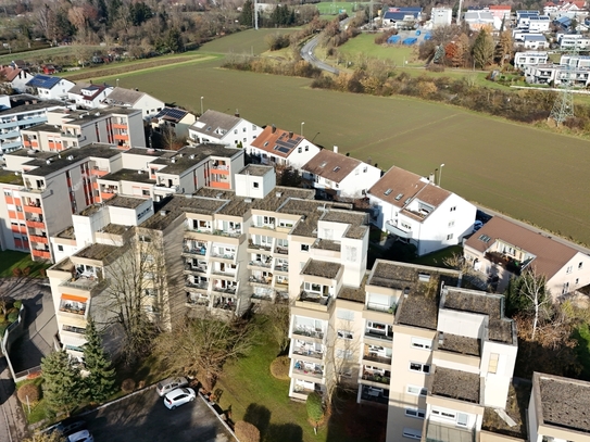 JETZT ODER NIE! LICHTDURCHFLUTETE 4-ZIMMER-WOHNUNG MIT BALKON IN OFFENHAUSEN