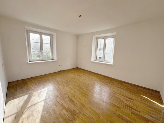 3 Zimmerwohnung / renovierungsbedürftig