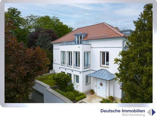 Exklusive Villa auf parkähnlichem Grundstück in Toplage von Stuttgart!