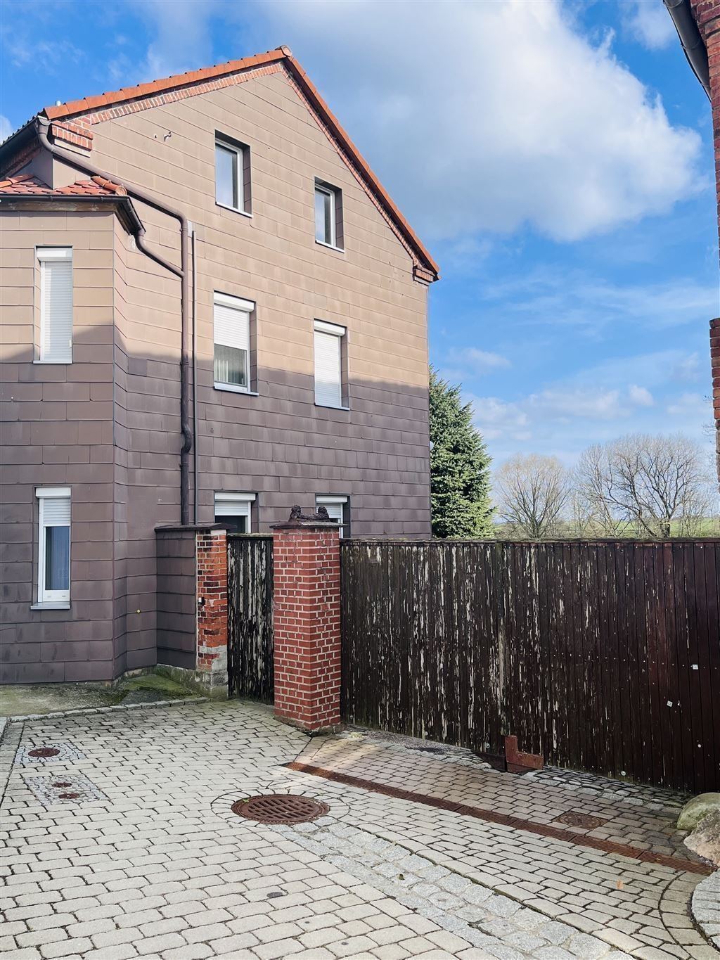 Ihr privates Refugium: Mehrfamilienhaus mit Nebengebäuden und großem Traumgrundstück – 06679 Hohenmölsen, 6679 Hohenmölsen – Vorschaubild 6
