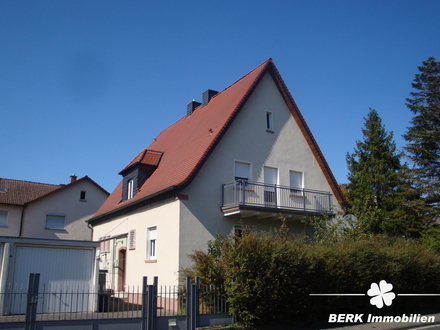 BERK Immobilien - charmantes und gemütliches Zweifamilienhaus in Wörth am Main