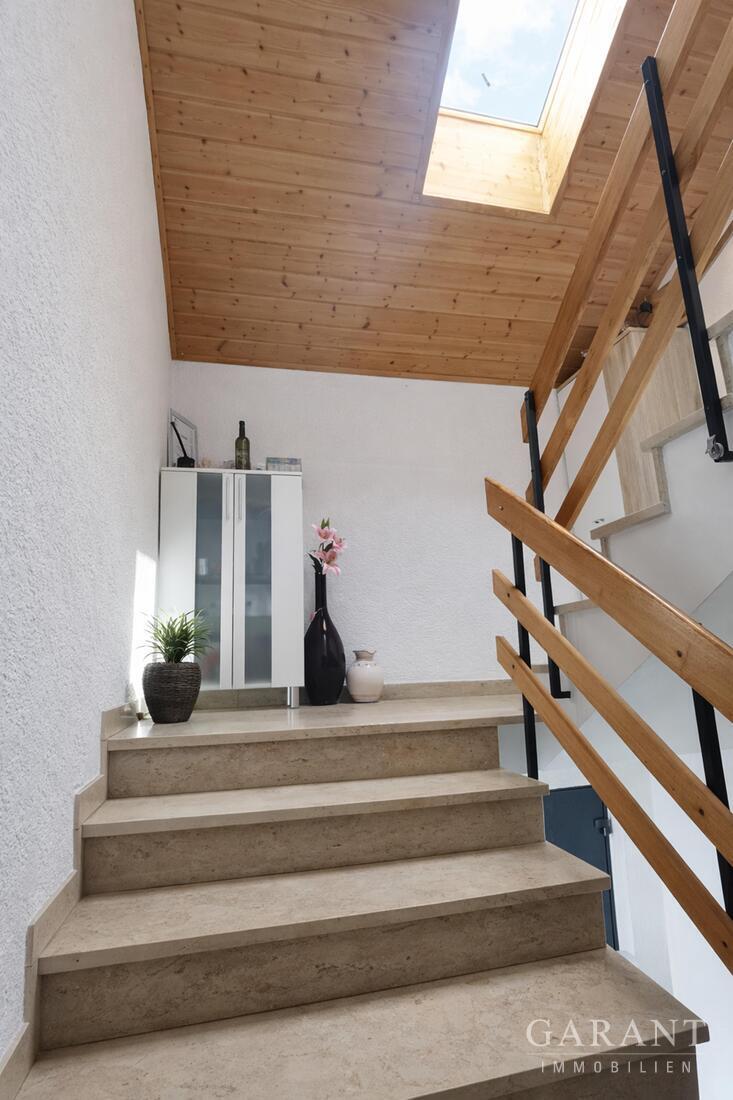 *Attraktives Zweifamilienhaus in Zuchering*Eigenheim oder Kapitalanlage *Viel Potenzial* – 85051 Ingolstadt, 85051 Ingolstadt – Vorschaubild 8