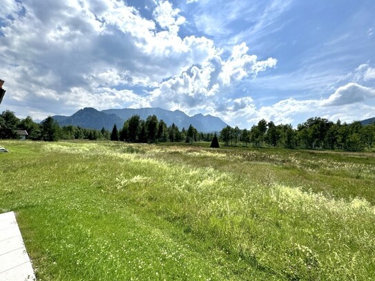 Erneuerte, möblierte 2-Zi.-ETW mit Südwest-Terrasse am Naturrand mit Traumblick