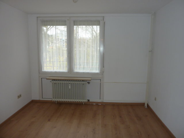 Großzügige 4,5 Zimmer Wohnung in ruhiger Lage von Sindelfingen mit Balkon und Garagenbox - Foto 1