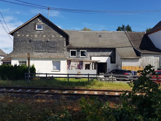 Einfamilienhaus mit Scheune und vielen Gestaltungsmöglichkeiten