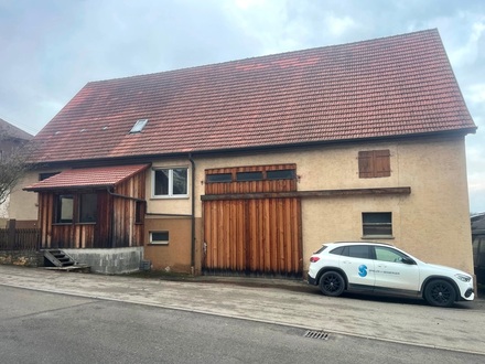 '' Freistehendes Einfamilienhaus mit ausbaubarer Scheune und großem Grundstück in Burgstetten''