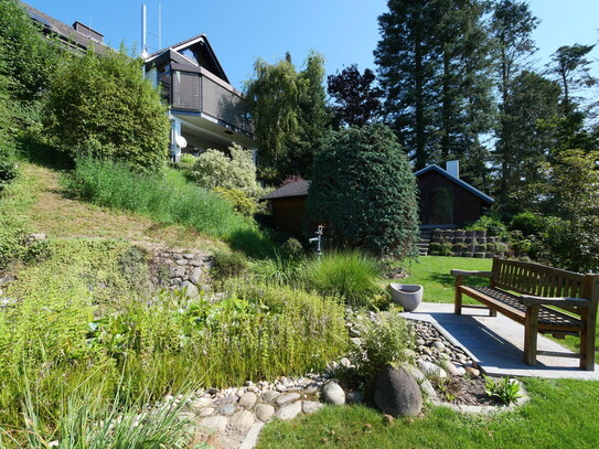 Naturnahe Wohnidylle Großzügiges Zweifamilienhaus in naturnaher und ruhiger Lage