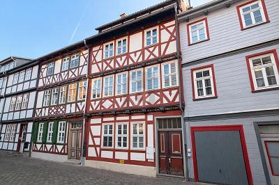 TOPLAGE, KERNSANIERT, VERMIETET - STARKE RENDITE