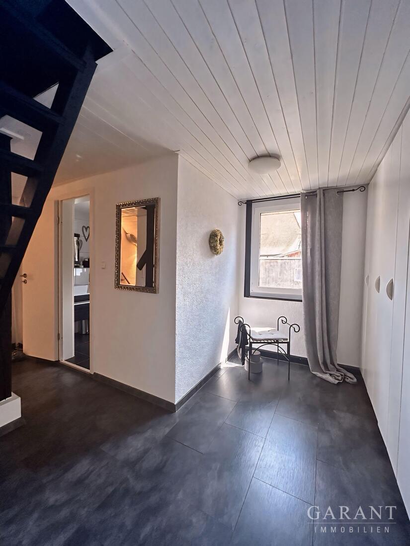 Modernes Zweifamilienhaus mit Charme im Herzen von Pleidelsheim – 74385 Pleidelsheim, 74385 Pleidelsheim – Vorschaubild 4