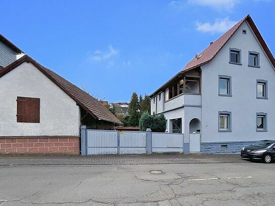 Großzügiges Zweifamilienhaus in Lützel-Wiebelsbach