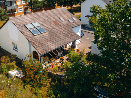 MAINNÄHE - Freistehendes Wohnhaus mit Garten in ruhiger Wohnlage, ideal für die Familie