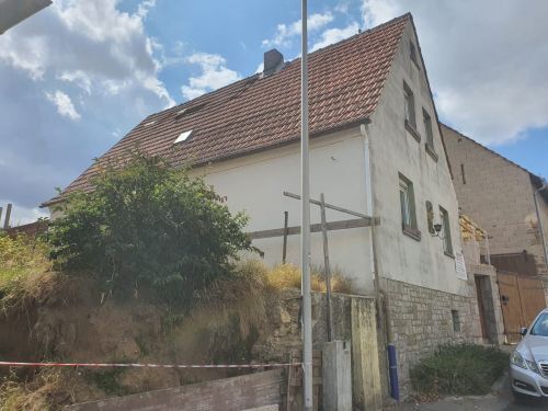 Einfamilienhaus mit Garten, Halle und Bürotrakt in 97753 Karlstadt-Hesslar (ID 10226)