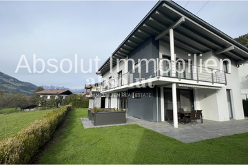 Modernes Mehrfamilienhaus in ruhiger Lage, unweit des Zentrums von St. Johann/Pongau. 2 x Carport