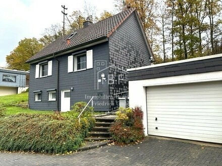 Kompaktes Einfamilienhaus mit Grünfläche und Terrasse in Siegen OT