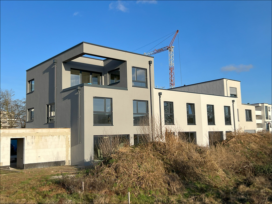 Exklusives Reihenendhaus mit ca. 217m² im Bauhaus-Stil im Neubaugebiet Nilkheim