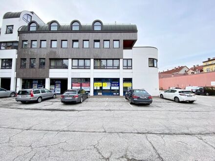 Geräumige EG Geschäftsfläche mit 3 TG-Plätzen & 3 Freistellplätzen - im Eigentum