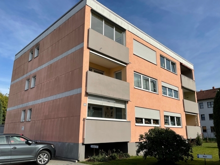 Helle 3-Zimmer-Wohnung mit Balkon und Garage in zentrumsnaher Lage in Tirschenreuth