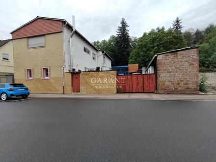 Einfamilienhaus für Individualisten mit viel Potential und großem Garten