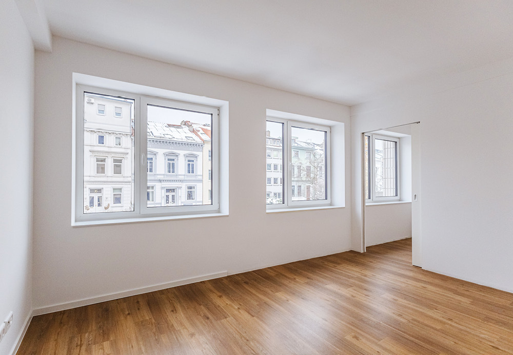 Stilvolle, gut geschnittene 3-Zimmer-Wohnung mit Balkon im Erstbezug - Photo 1