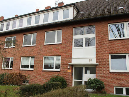 TT bietet an: Möblierte 3-Zimmer-Mietwohnung mit 2 Schlafzimmern und Einbauküche im schönen Villenviertel!