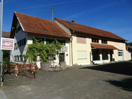 *Top Landhaus mit Gewerbegebäude - viel Potenzial - frei - attraktiver Preis*