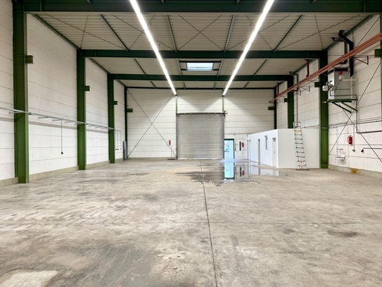 Sofort Frei - 480m² Hallen,-Produktionsfläche mit KFZ Stellplätzen und 2 Büros zu vermieten