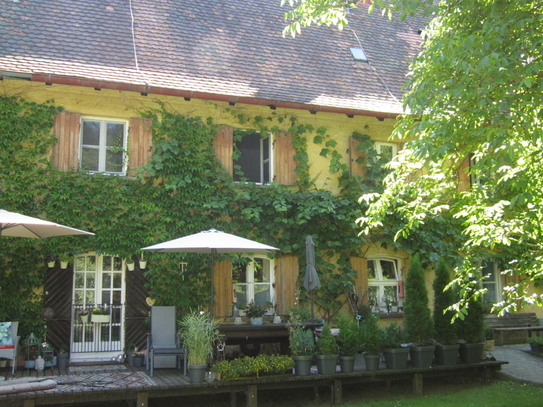 Hier finden Sie Ihren Rückzugsort - ein Mehrfamilienhaus mit naturnahem Garten!