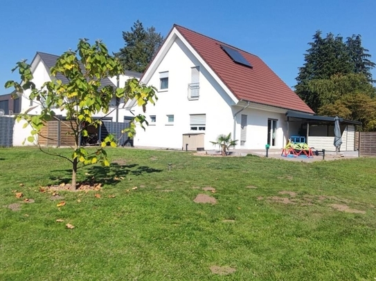 Schönes Einfamilienhaus mit Pool in Quelle: Ihr Traumhaus mit großzügigem Grundstück!