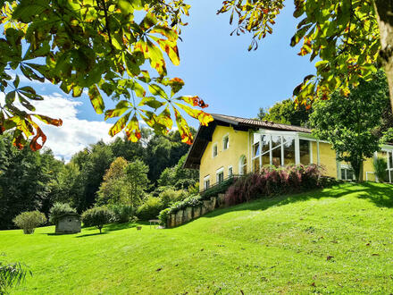 Einfamilienhaus auf großem Grundstück – Ihr Paradies in der Natur!